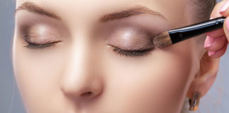Jak zrobić makijaż oczu w stylu smokey eyes