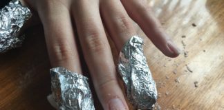 Odżywki do paznokci – zadbane dłonie to Twoja wizytówka również latem