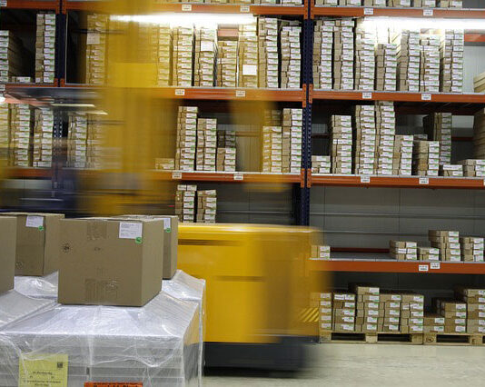 Etykiety logistyczne w sieci dostaw