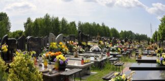 Na czym polega produkcja nagrobków z granitu? nagrobki-golebiewski.pl